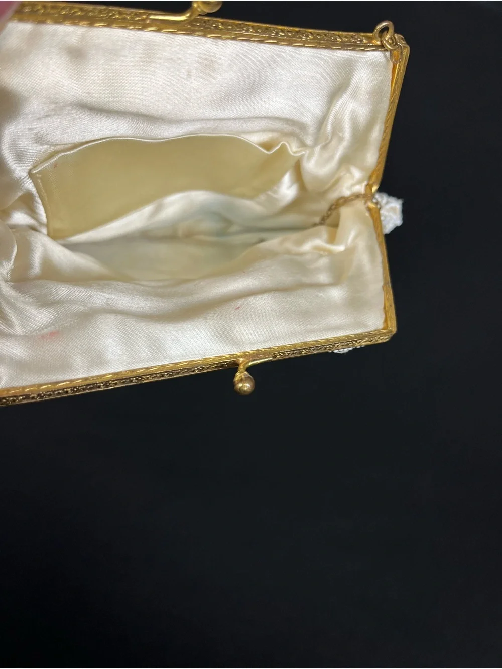 Vintage Cream Ivory Beaded Floral Evening Clutch Purse Kiss Lock